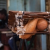 En balafon set tæt på. Det er kalabasser, der er bundet fast under stavene, som man slår på. Foto: William Vest-Lillesøe