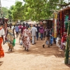 Der er travlt på markedet i Aweil - foto: William Vest-Lillesøe